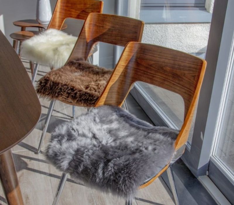 SQUARE SHEEPSKIN SEAT PAD (AVAILABLE IN WHITE, BROWN OR GREY)