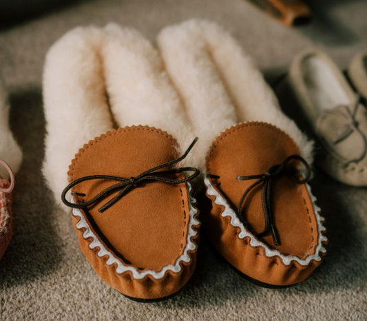 LADIES' SHEEPSKIN LINED SLIPPERS (UK 3-8) IN WHISKY