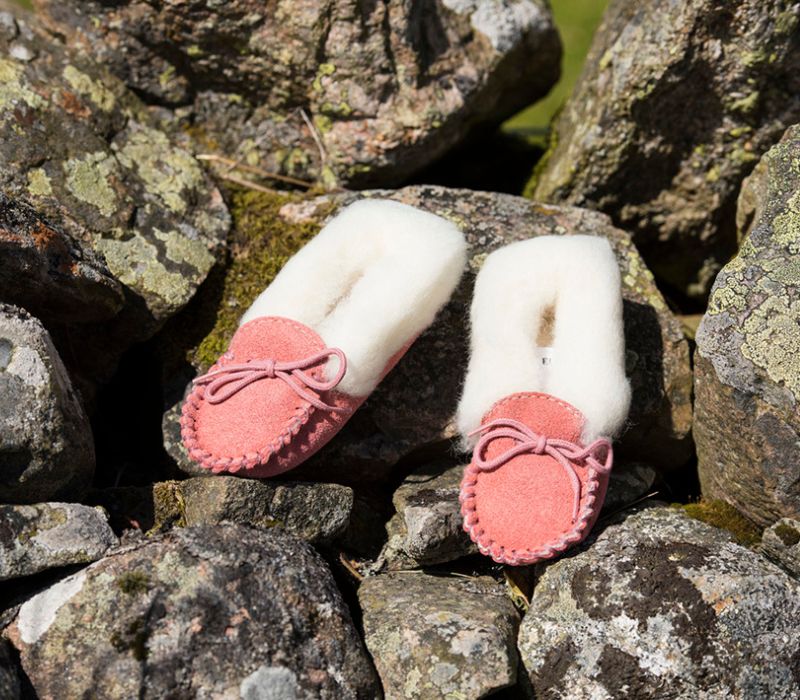 CHILDREN'S SLIPPERS (UK CHILD 4 - ADULT 2) (PINK OR BEIGE)