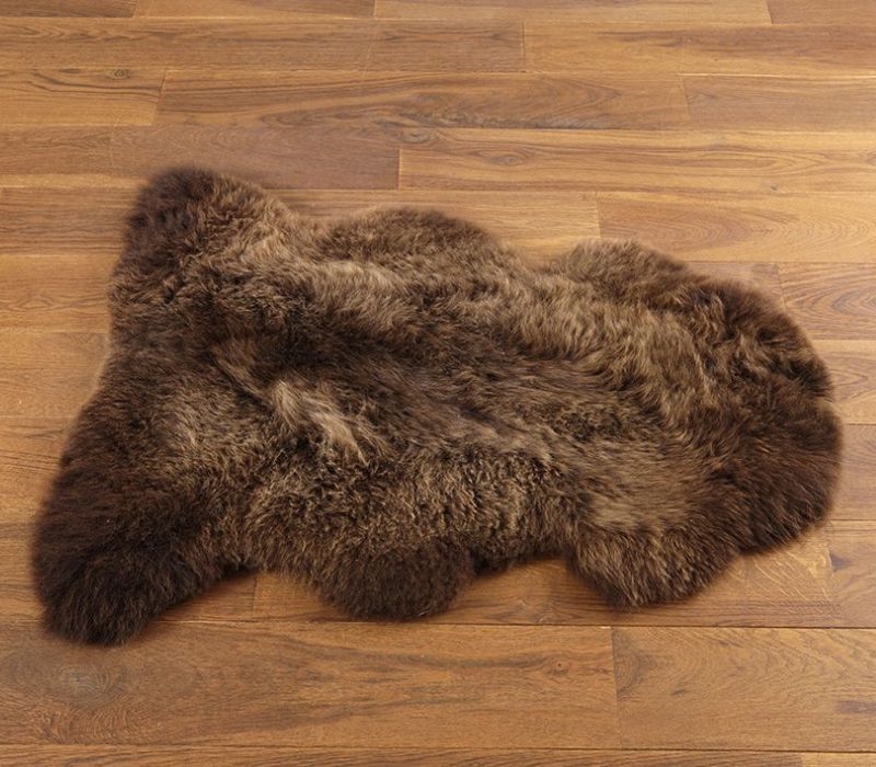 NATURAL BROWN MEDIUM SHEEPSKIN RUG / THROW 95X60CMS