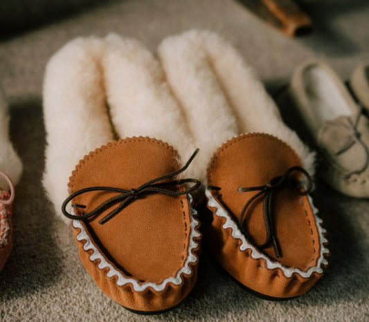 LADIES' SHEEPSKIN LINED SLIPPERS (UK 3-8) IN WHISKY