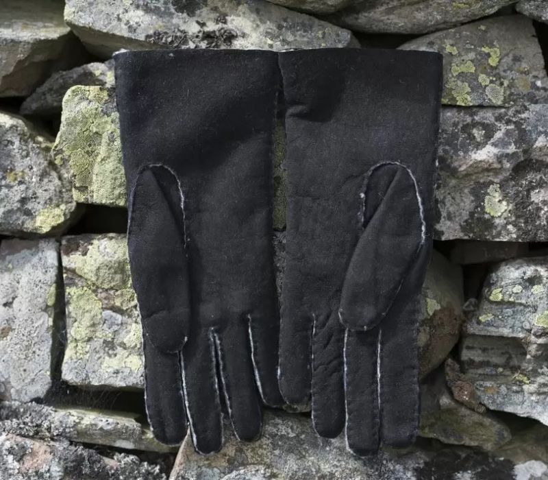 LADIES' SHEEPSKIN GLOVES (CHOICE OF THREE COLOURS) HANDSEWN