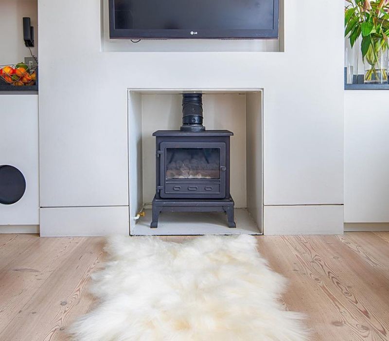 ICELANDIC WHITE SHEEPSKIN RUG / THROW 110X80CMS