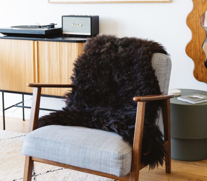 HEBRIDEAN SHEEPSKIN RUG (TÙS - SUNHILL CROFT)